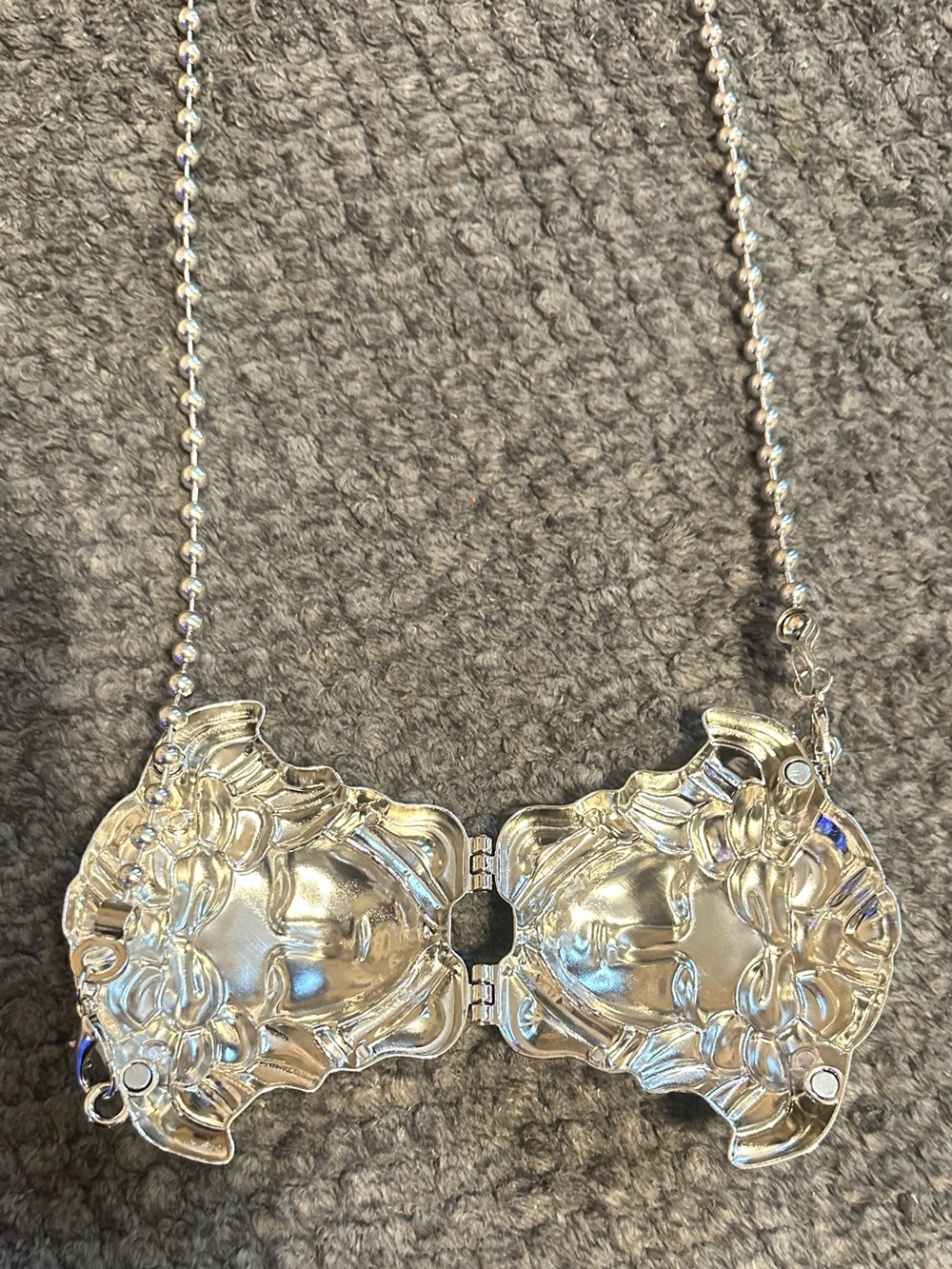 Silver Medusa Head Crossbody Bag - Picture 3 of 5